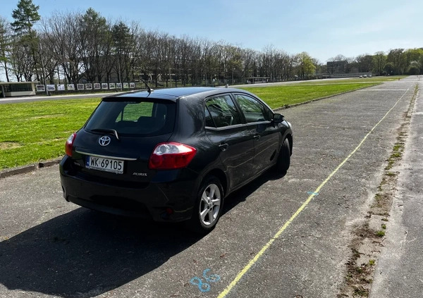 Toyota Auris cena 23900 przebieg: 197700, rok produkcji 2012 z Warszawa małe 211